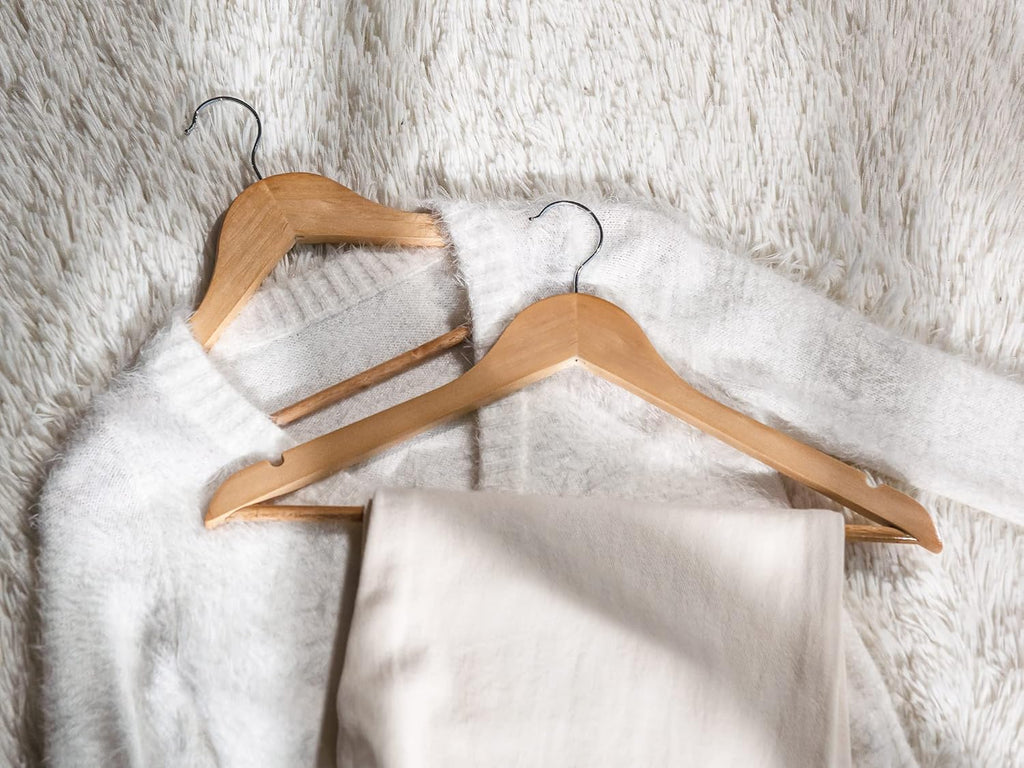 Wooden Coat Hangers, 20 Pack Wood Clothes Hanger for Closet