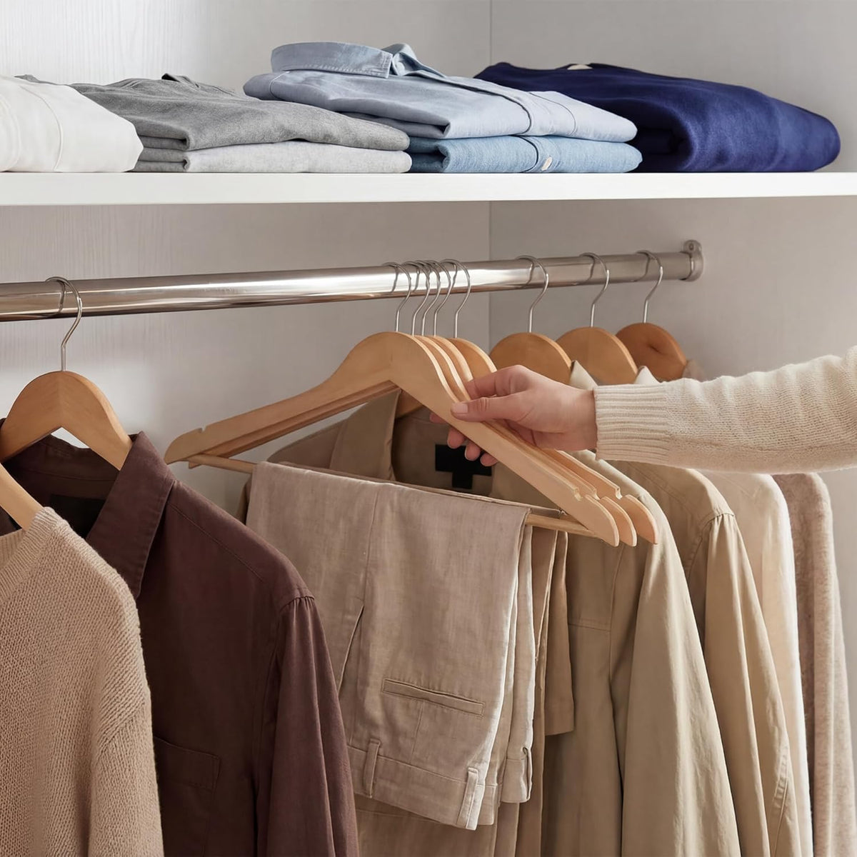 Wooden Coat Hangers, 20 Pack Wood Clothes Hanger for Closet